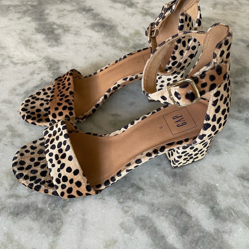 GAP Women's Leopard Print Block Heel Sandals